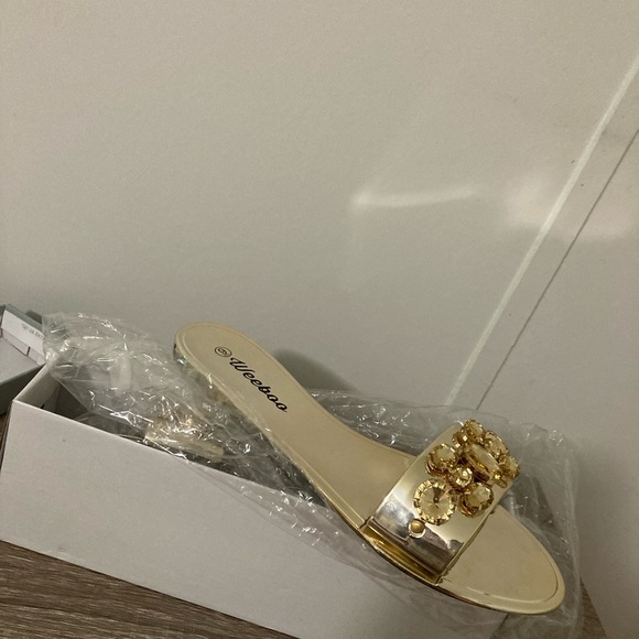 Sandals - Picture 4 of 4